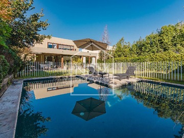 Venta / Casa / Colina