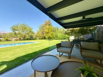 Venta / Casa / Colina