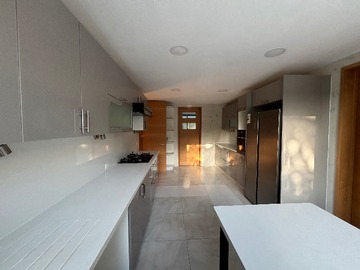 Venta / Casa / Colina