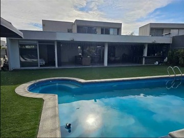 Venta / Casa / Colina