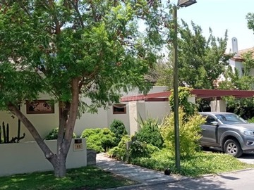 Venta / Casa / Colina