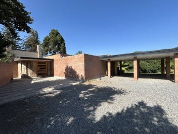 Venta / Casa / Colina