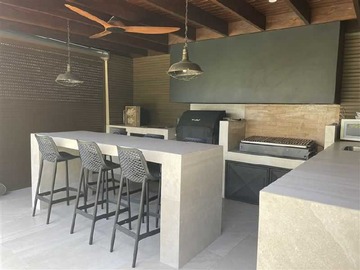 Venta / Casa / Colina