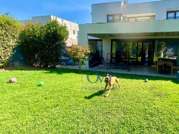 Venta / Casa / Colina