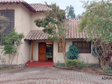 Venta / Casa / Colina