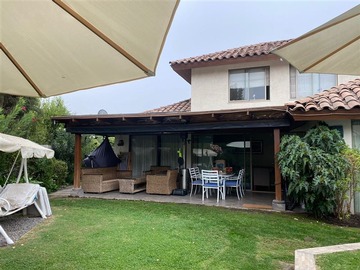 Venta / Casa / Colina