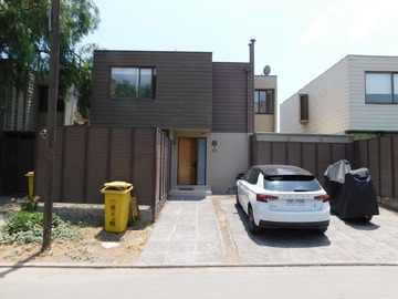 Venta / Casa / Colina