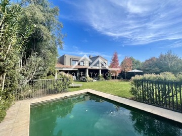 Venta / Casa / Colina