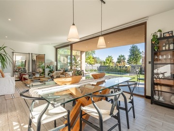 Venta / Casa / Colina