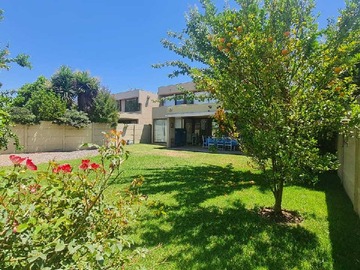 Venta / Casa / Colina