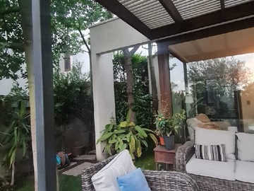 Venta / Casa / Colina
