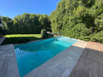 Venta / Casa / Colina
