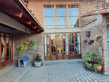 Venta / Casa / Colina