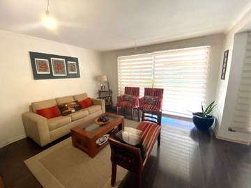 Venta / Casa / Colina