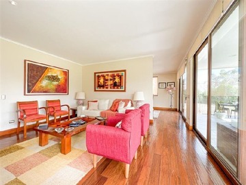 Venta / Casa / Colina