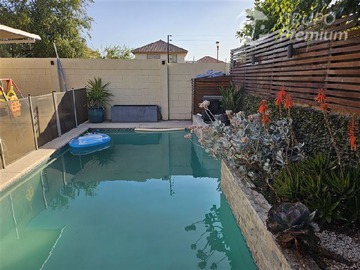 Venta / Casa / Colina