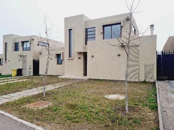 Venta / Casa / Colina