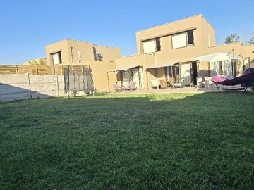 Venta / Casa / Colina