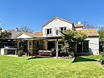 Venta / Casa / Colina