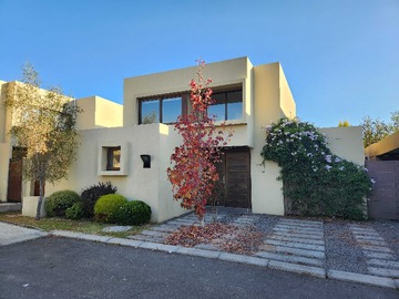 Venta / Casa / Colina