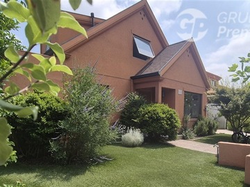 Venta / Casa / Colina