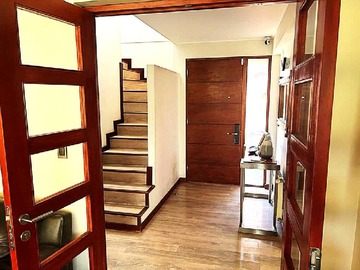 Venta / Casa / Colina