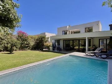 Venta / Casa / Colina