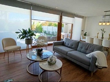 Venta / Casa / Colina