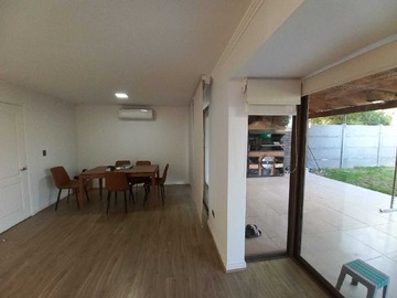 Venta / Casa / Colina