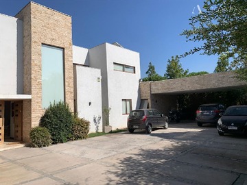 Venta / Casa / Colina