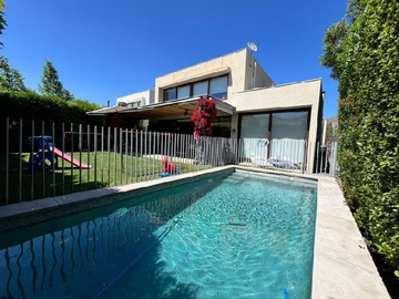 Venta / Casa / Colina