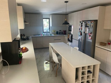 Venta / Casa / Colina