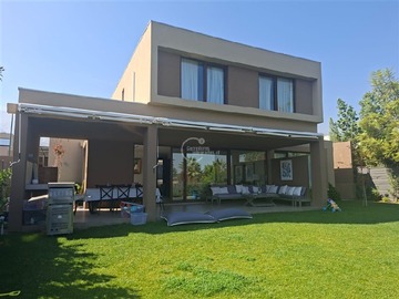 Venta / Casa / Colina