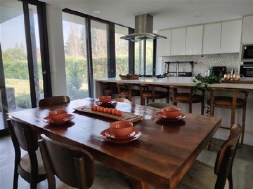 Venta / Casa / Colina