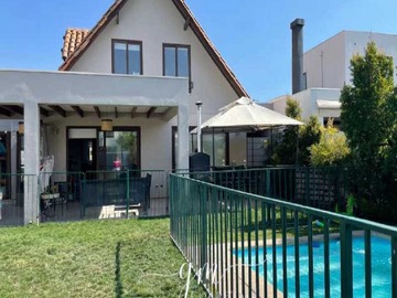 Venta / Casa / Colina