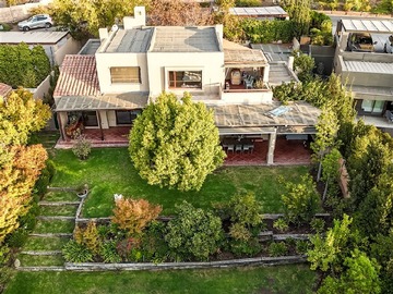 Venta / Casa / Colina