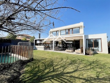 Venta / Casa / Colina