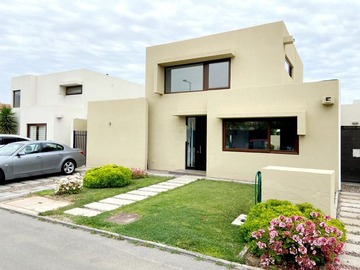 Venta / Casa / Colina