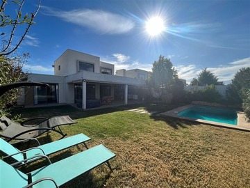 Venta / Casa / Colina