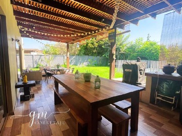 Venta / Casa / Colina
