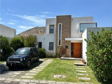 Venta / Casa / Colina