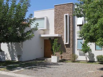 Venta / Casa / Colina