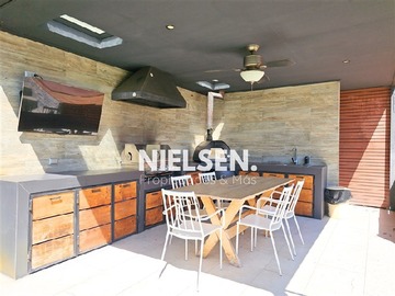 Venta / Casa / Colina