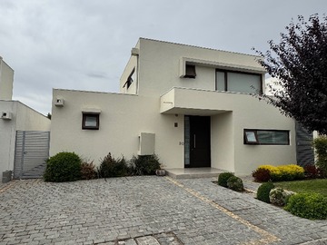 Venta / Casa / Colina