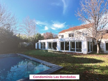 Venta / Casa / Colina