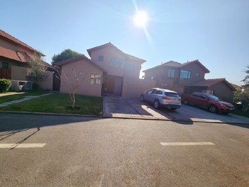 Venta / Casa / Colina