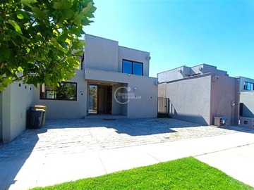 Venta / Casa / Colina