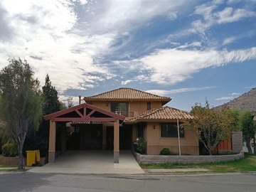 Venta / Casa / Colina