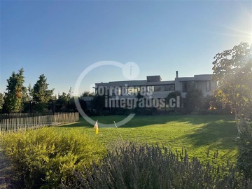 Venta / Casa / Colina