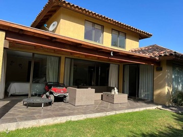 Venta / Casa / Colina